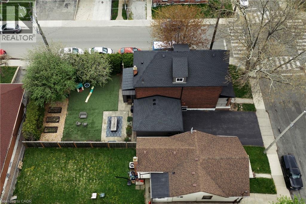 181 Simcoe Street E, Hamilton, ON - Outdoor