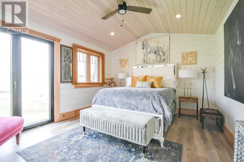 Primary Bedroom - 465 Ridge Road E, Oro-Medonte, ON - Indoor Photo Showing Bedroom