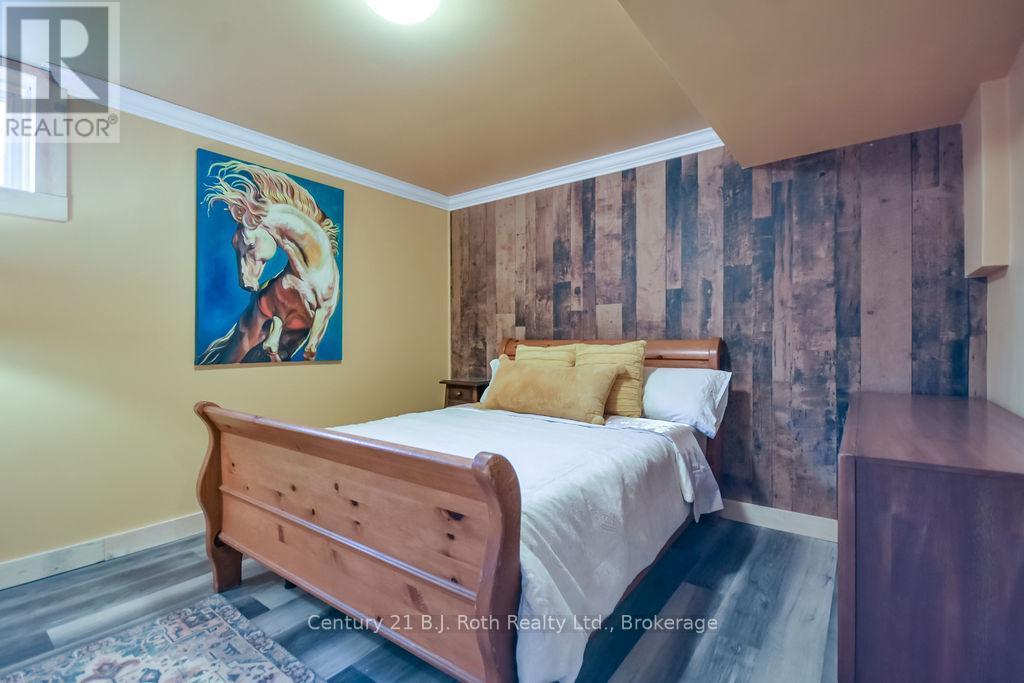 Basement Bedroom - 465 Ridge Road E, Oro-Medonte, ON - Indoor Photo Showing Bedroom
