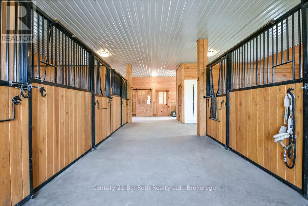 465 Ridge Road E, Oro-Medonte, ON - Indoor Photo Showing Other Room