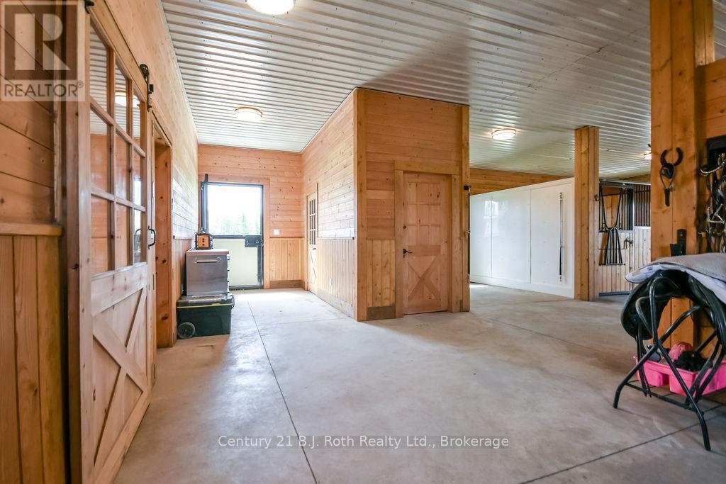 465 Ridge Road E, Oro-Medonte, ON - Indoor Photo Showing Other Room