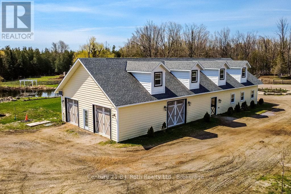 Loading Area - 465 Ridge Road E, Oro-Medonte, ON - Outdoor