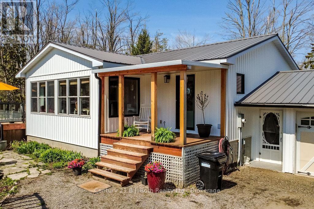 465 Ridge Road E, Oro-Medonte, ON - Outdoor With Deck Patio Veranda