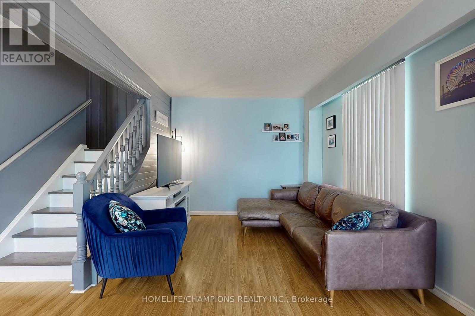 4 Flamingo Crescent, Brampton, ON - Indoor Photo Showing Living Room