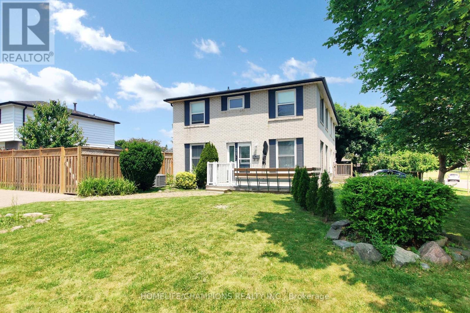 4 Flamingo Crescent, Brampton, ON - Outdoor With Deck Patio Veranda