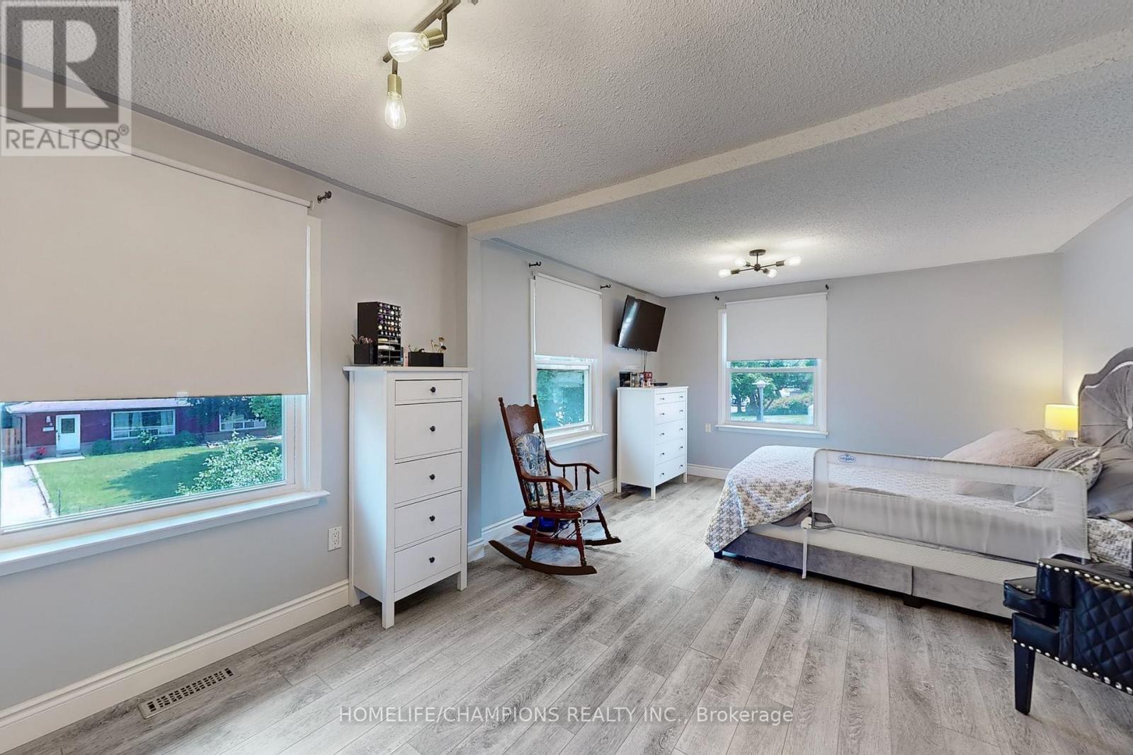 4 Flamingo Crescent, Brampton, ON - Indoor Photo Showing Bedroom