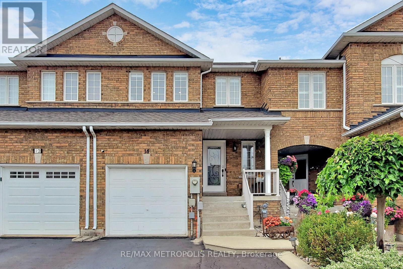 14 Piazza Crescent, Vaughan, ON - Outdoor With Facade