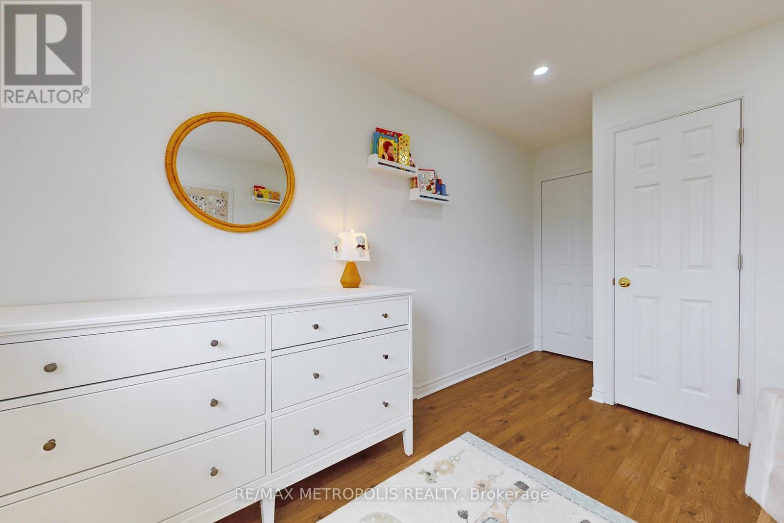 14 Piazza Crescent, Vaughan, ON - Indoor Photo Showing Bedroom