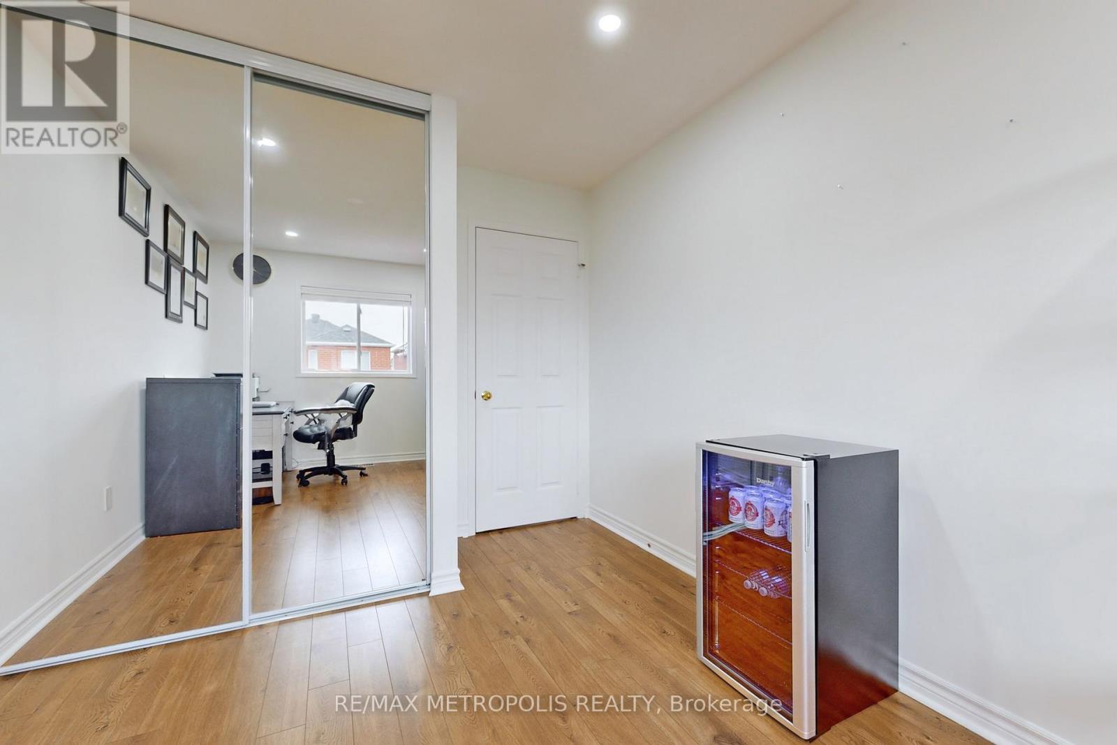 14 Piazza Crescent, Vaughan, ON - Indoor Photo Showing Other Room