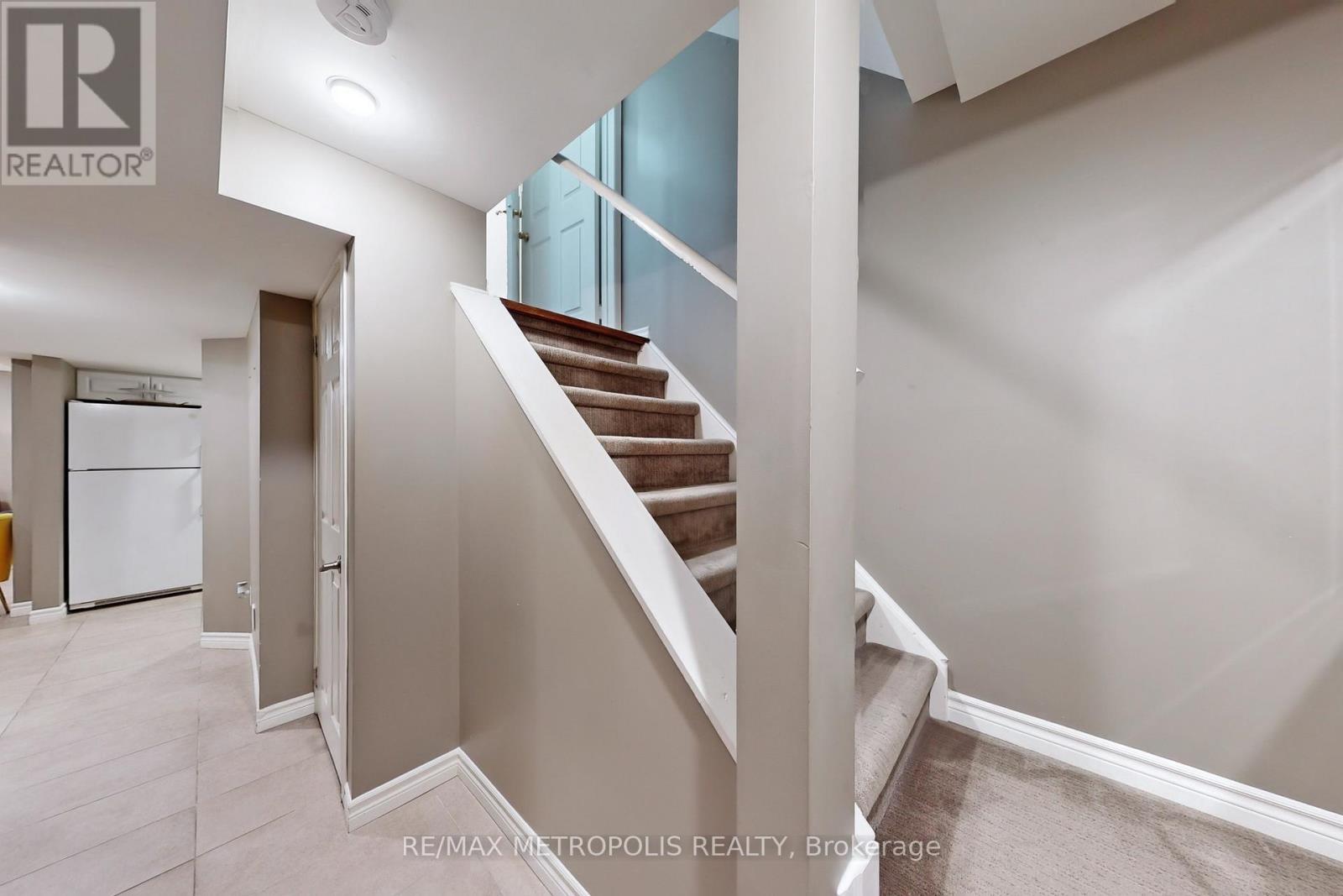 14 Piazza Crescent, Vaughan, ON - Indoor Photo Showing Other Room
