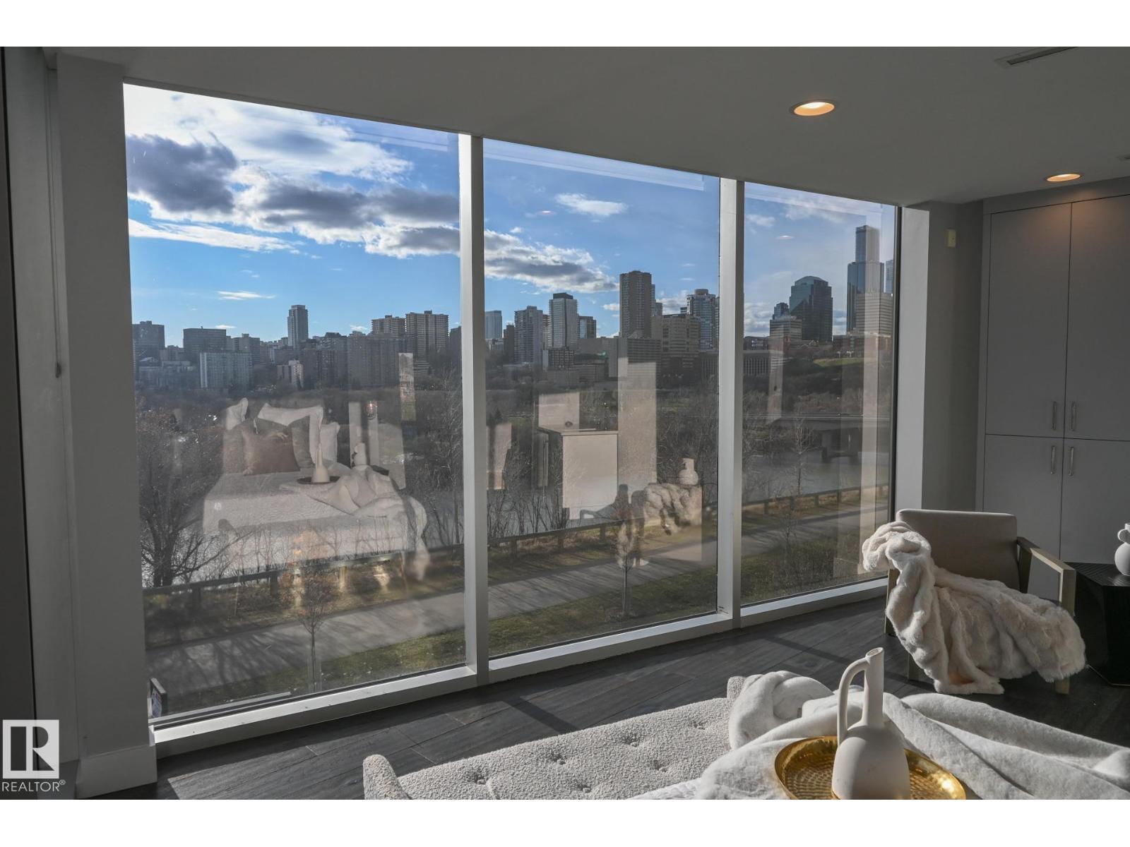 9509 99B St Nw, Edmonton, AB - Photo Showing Other Room
