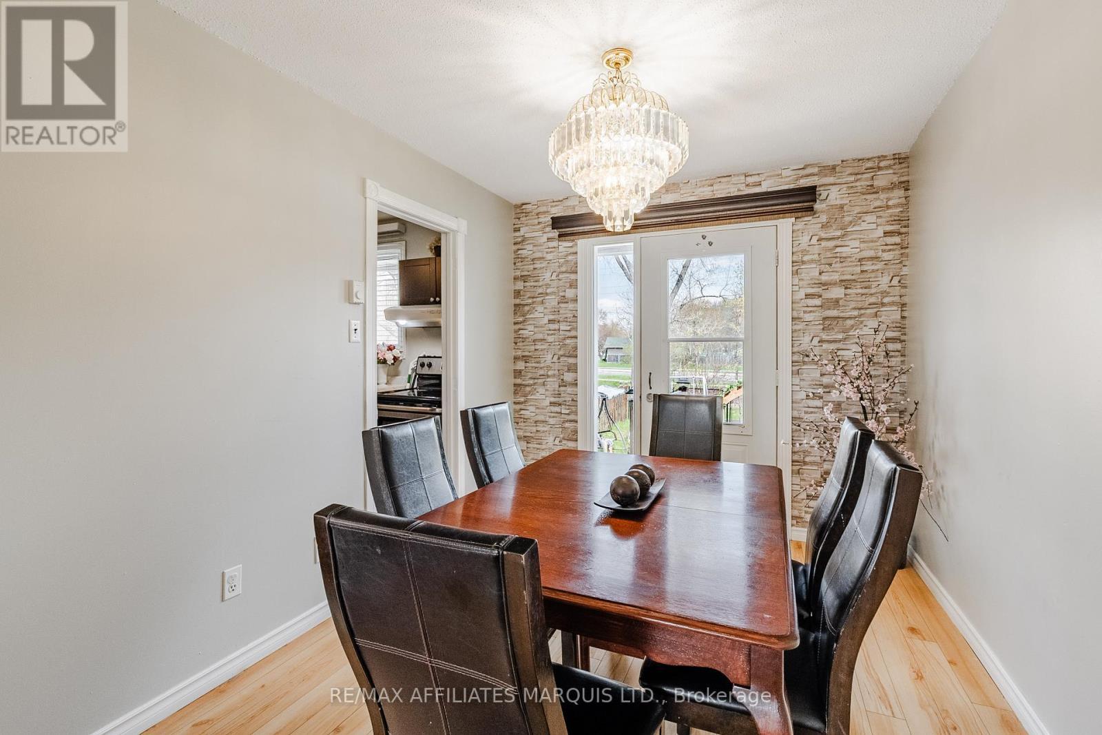 812 Glengarry Boulevard, Cornwall, ON - Indoor Photo Showing Dining Room