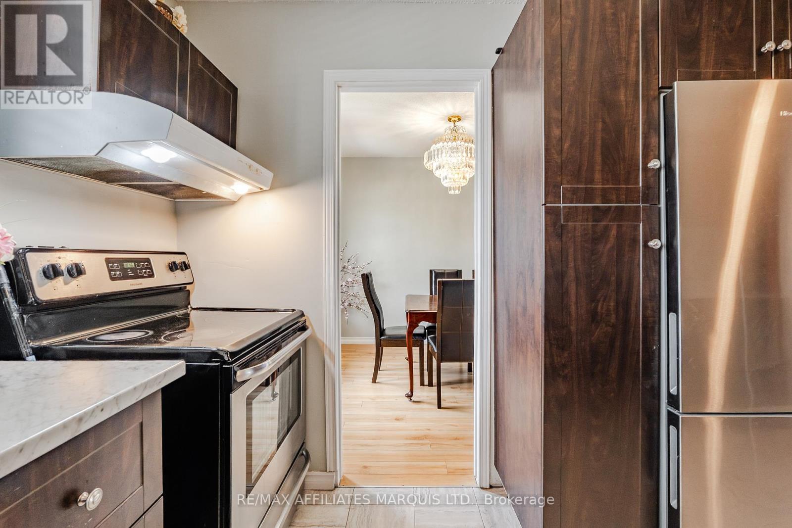812 Glengarry Boulevard, Cornwall, ON - Indoor Photo Showing Kitchen