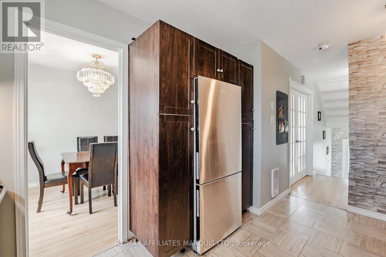 812 Glengarry Boulevard, Cornwall, ON - Indoor Photo Showing Other Room
