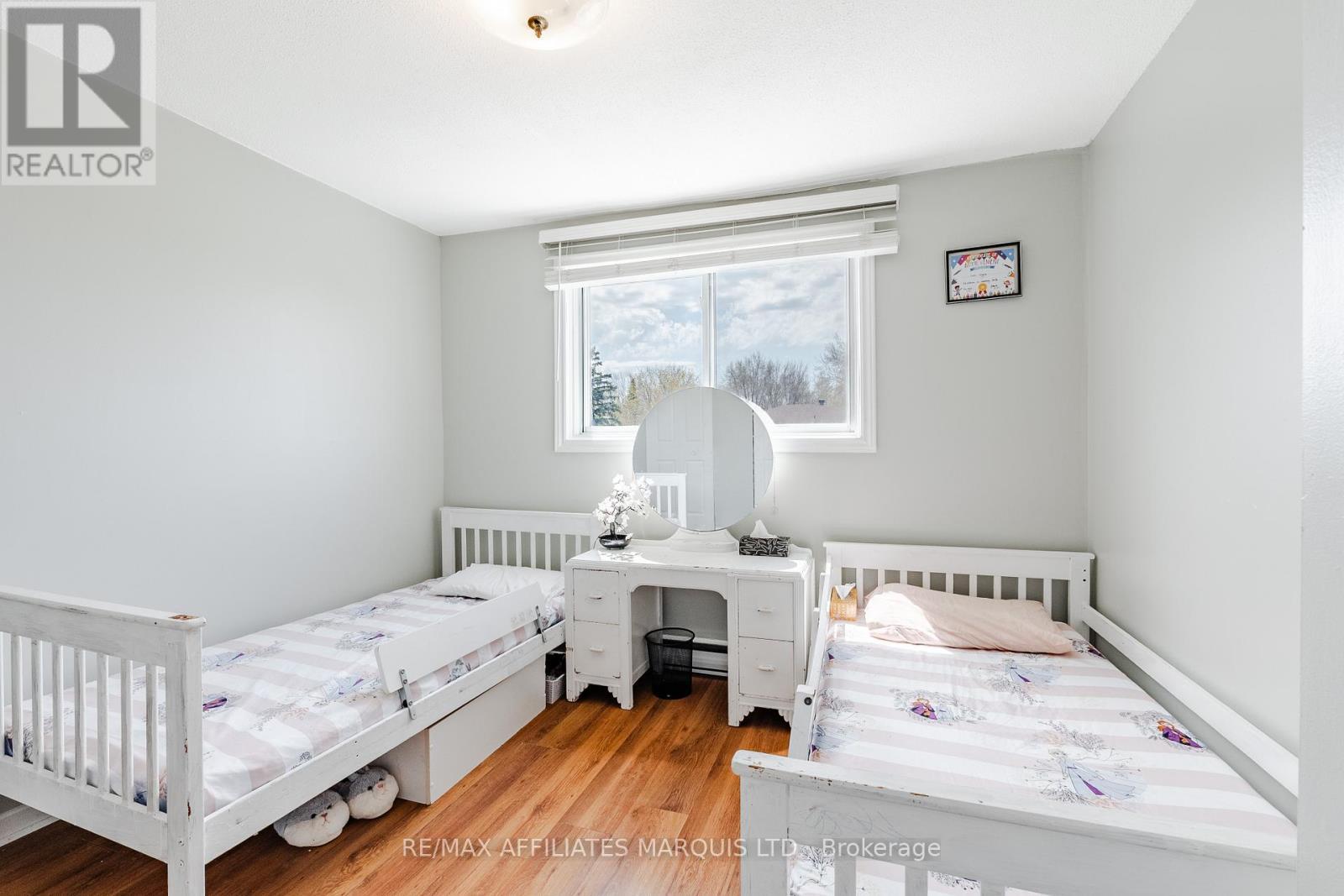 812 Glengarry Boulevard, Cornwall, ON - Indoor Photo Showing Bedroom