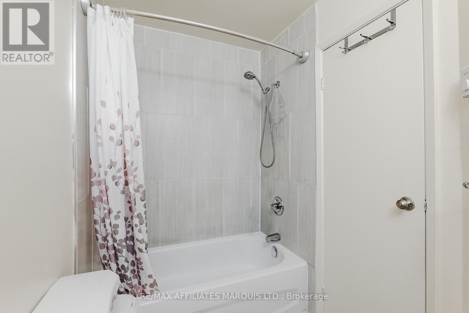 812 Glengarry Boulevard, Cornwall, ON - Indoor Photo Showing Bathroom