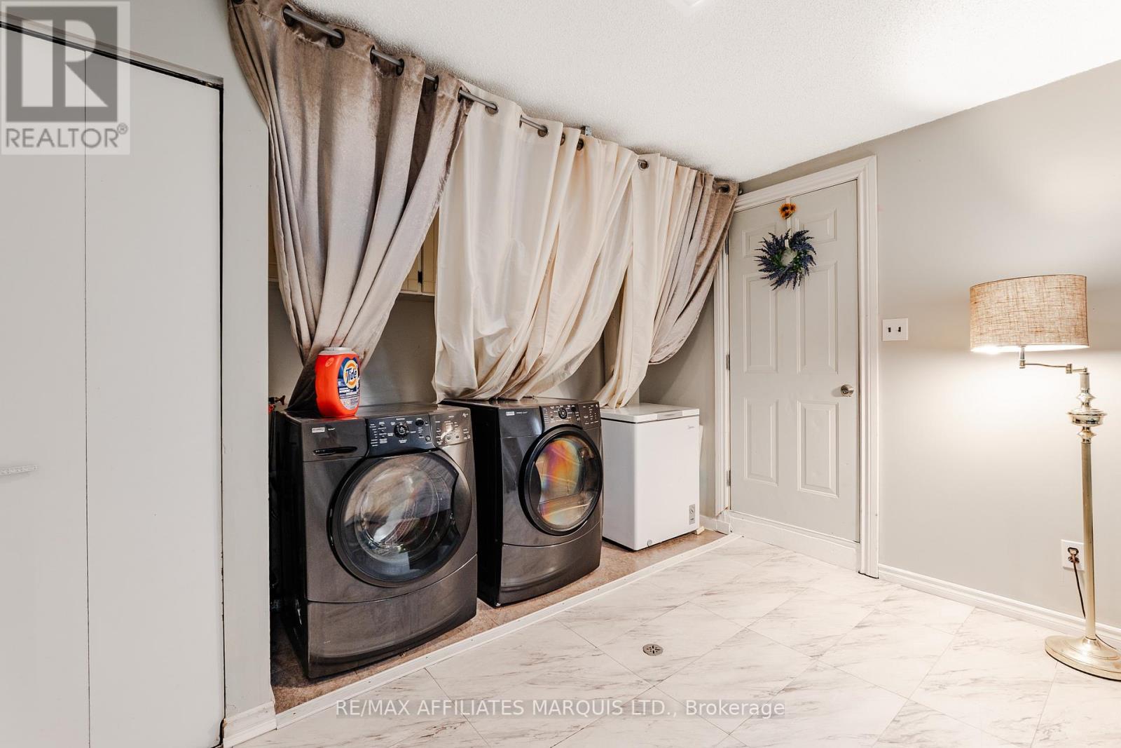 812 Glengarry Boulevard, Cornwall, ON - Indoor Photo Showing Laundry Room