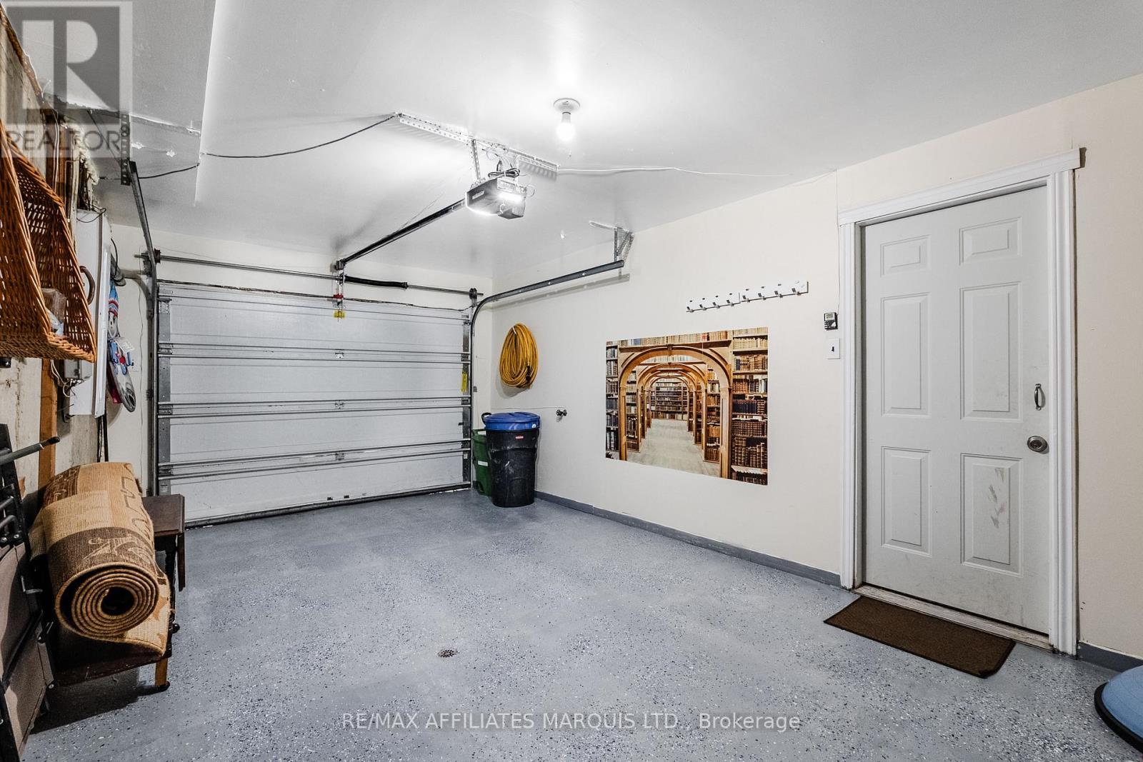 812 Glengarry Boulevard, Cornwall, ON - Indoor Photo Showing Garage