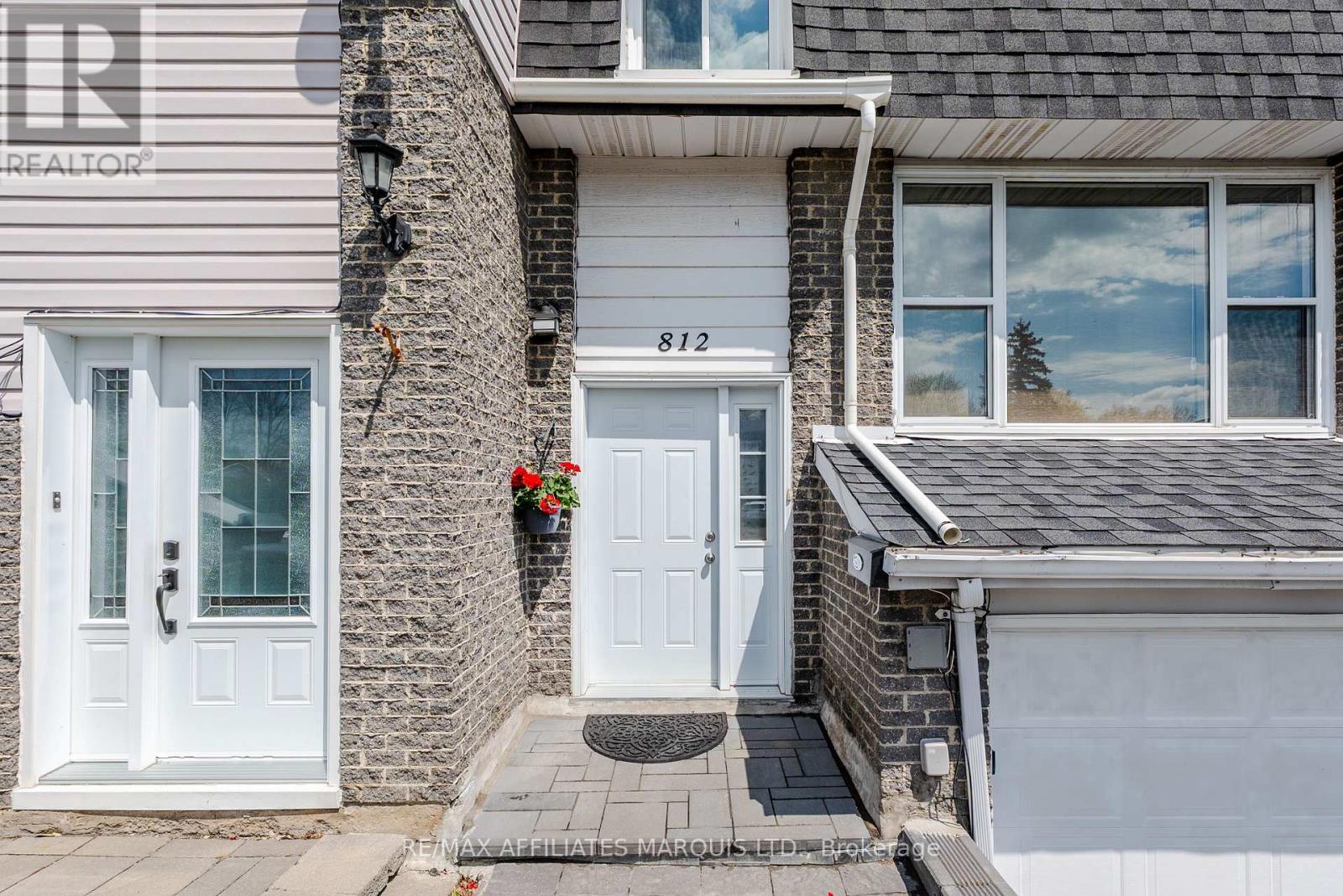 812 Glengarry Boulevard, Cornwall, ON - Outdoor