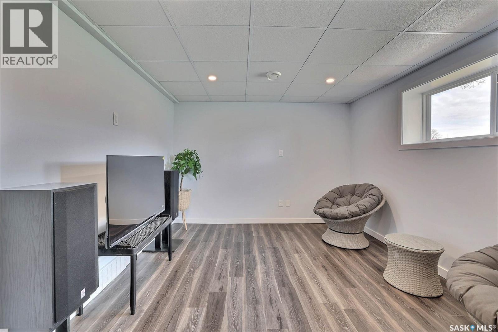 110 Fulton Drive, Regina, SK - Indoor Photo Showing Other Room