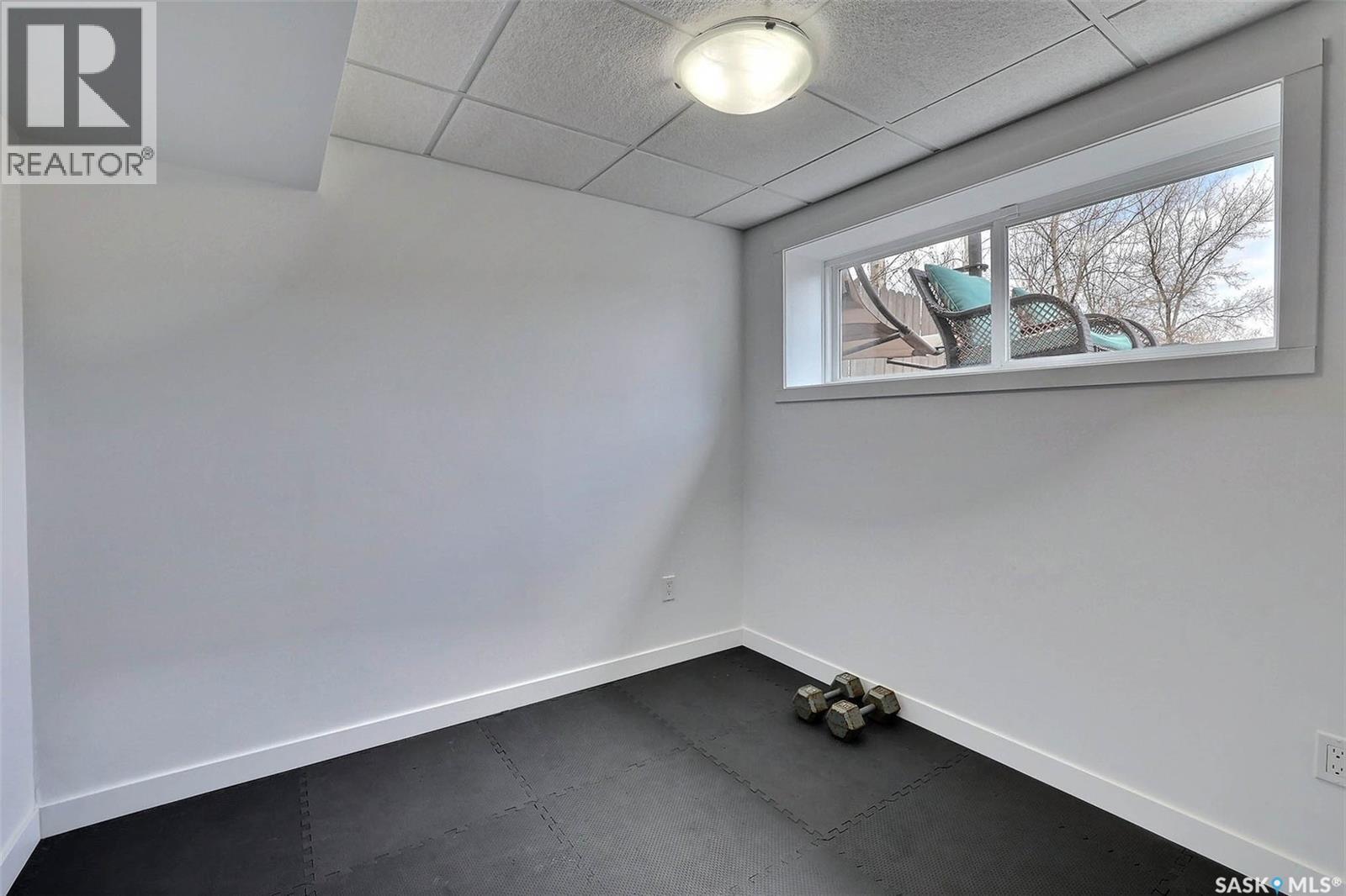 110 Fulton Drive, Regina, SK - Indoor Photo Showing Other Room