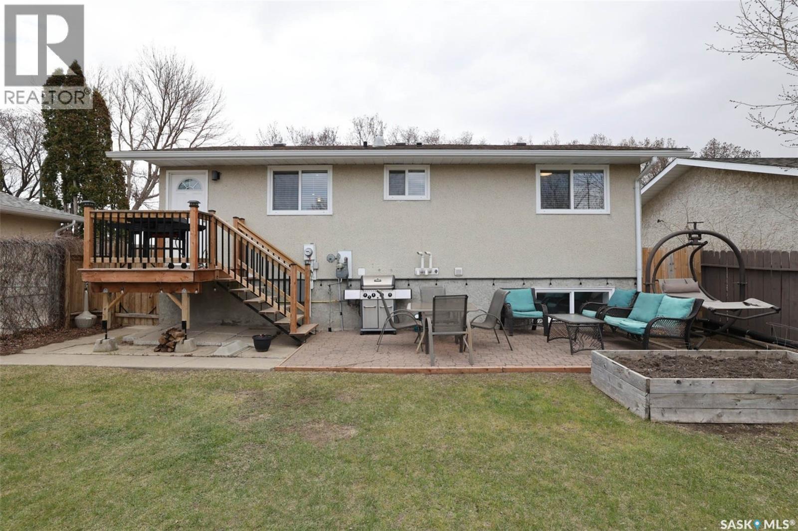 110 Fulton Drive, Regina, SK - Outdoor With Deck Patio Veranda With Exterior