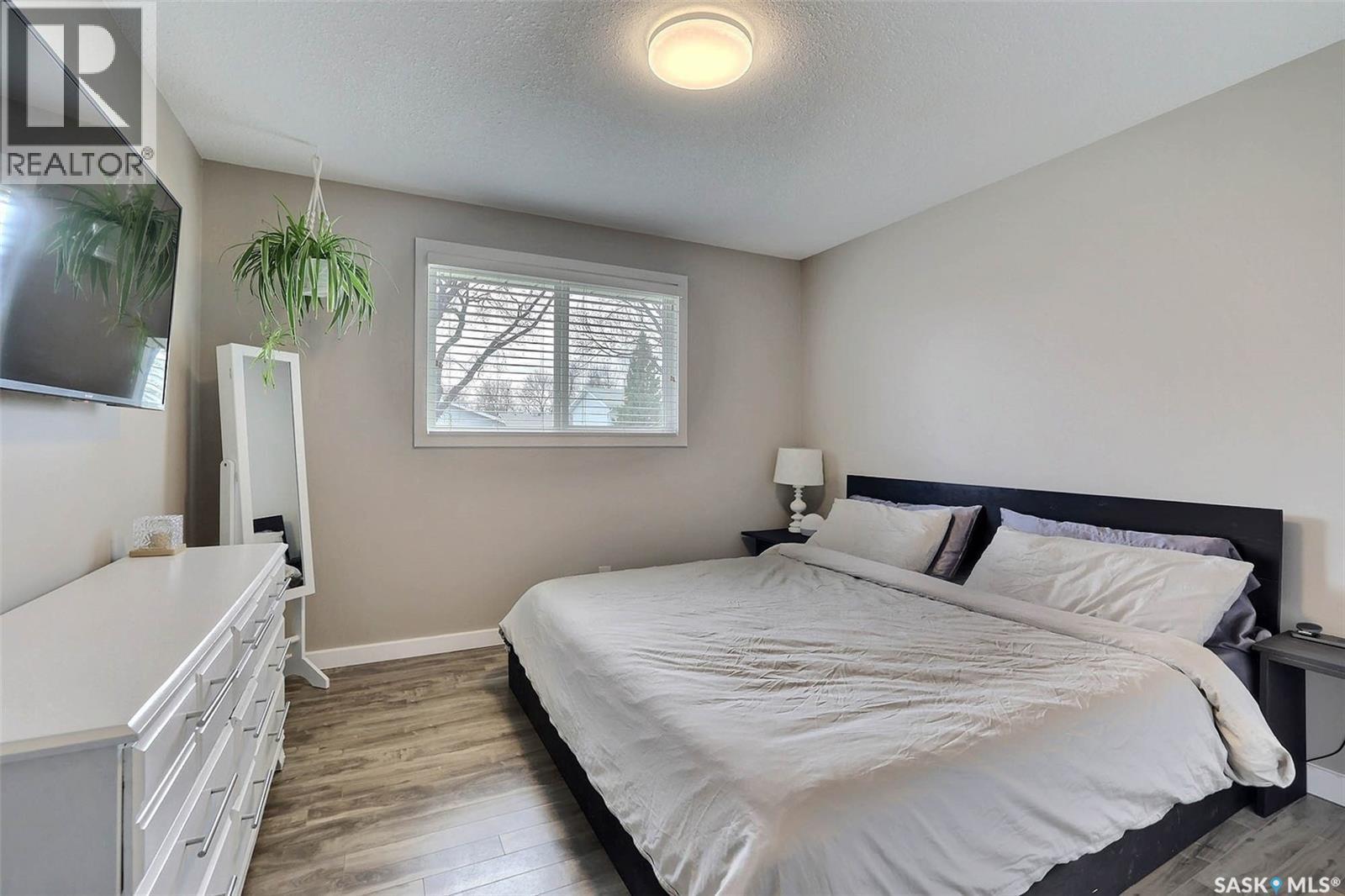 110 Fulton Drive, Regina, SK - Indoor Photo Showing Bedroom