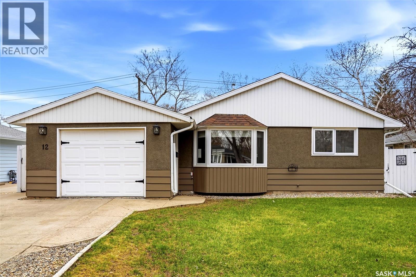 12 Fox Glove Crescent, Regina, SK - Outdoor