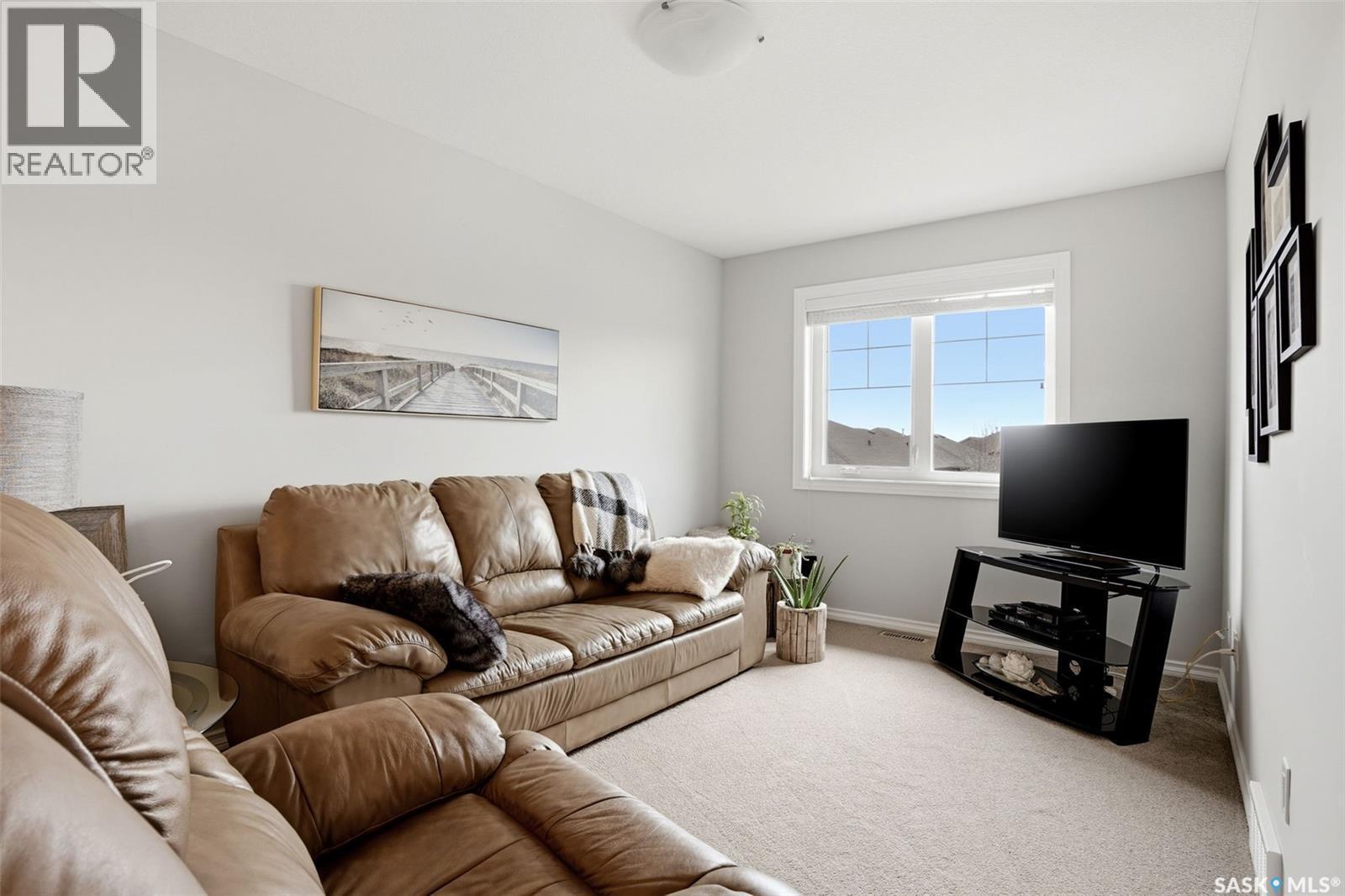157 4100 Sandhill Crescent, Regina, SK - Indoor Photo Showing Living Room