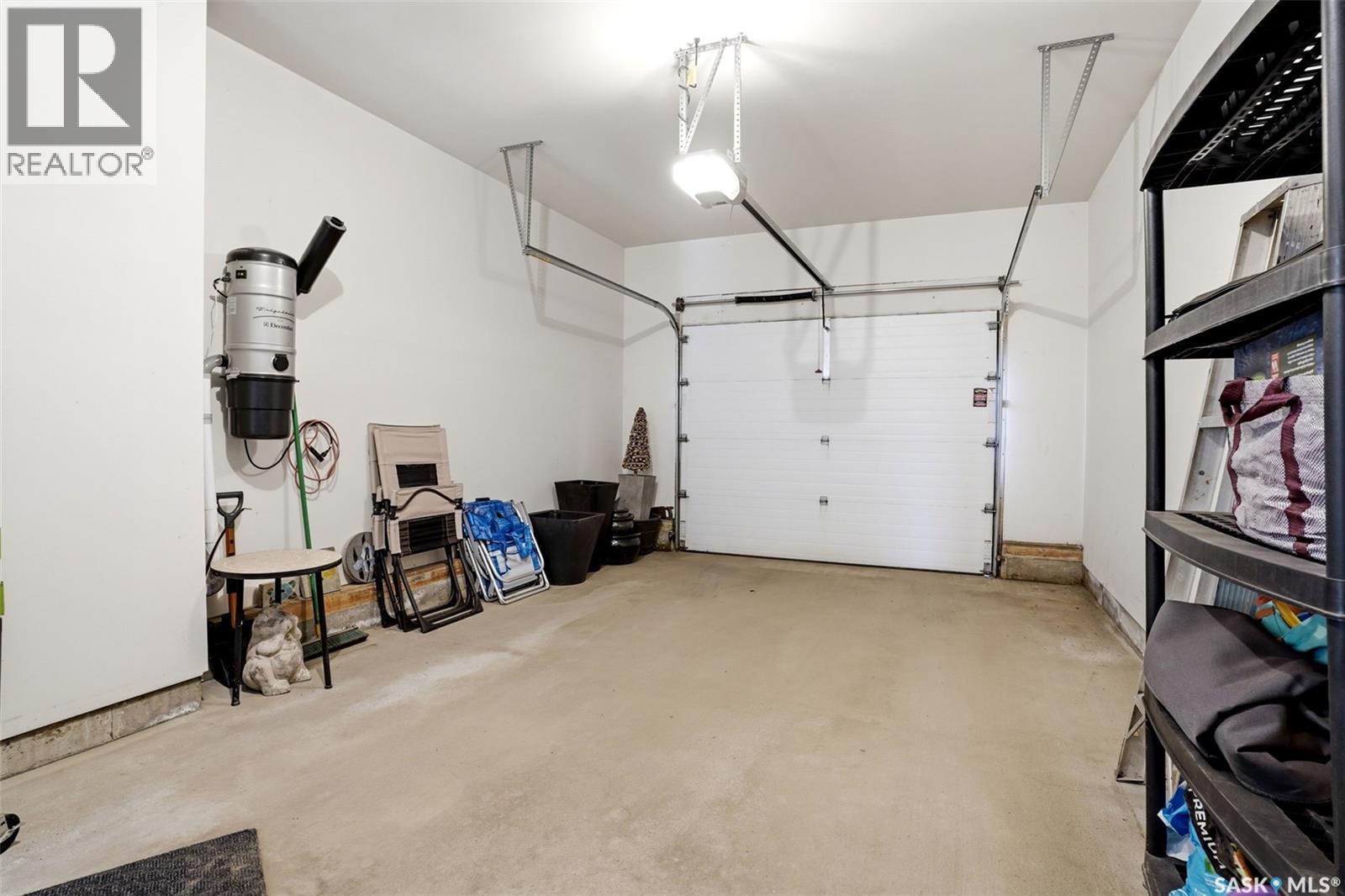 157 4100 Sandhill Crescent, Regina, SK - Indoor Photo Showing Garage