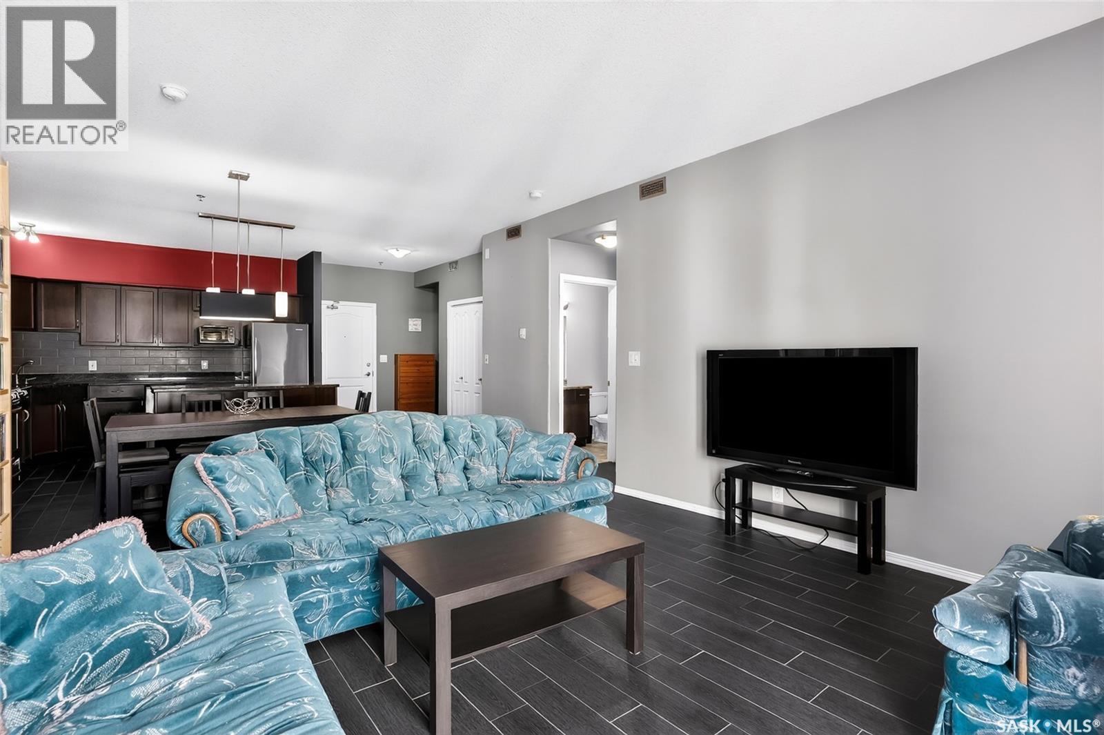312 363 Nelson Road, Saskatoon, SK - Indoor Photo Showing Living Room