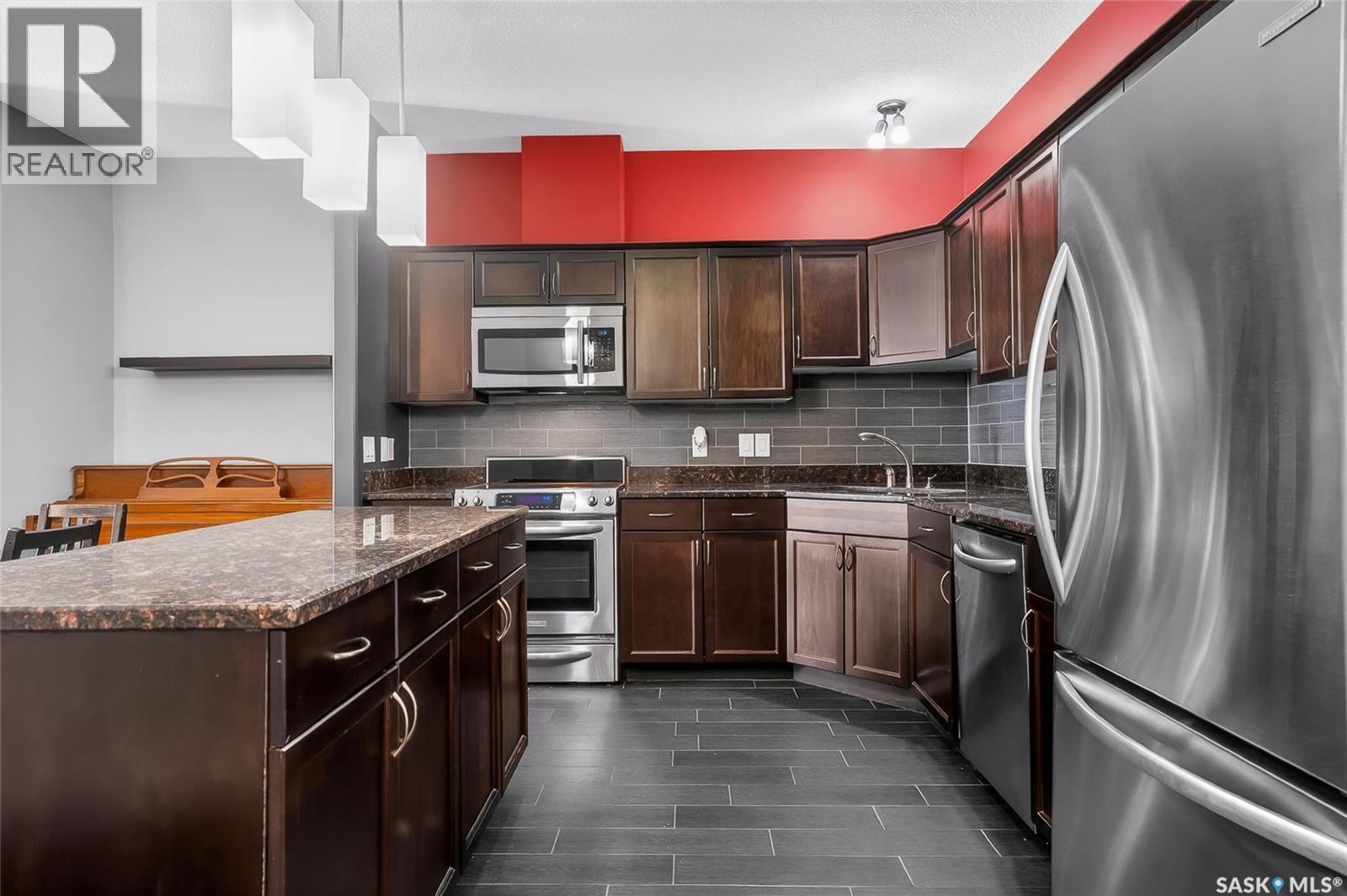 312 363 Nelson Road, Saskatoon, SK - Indoor Photo Showing Kitchen With Stainless Steel Kitchen