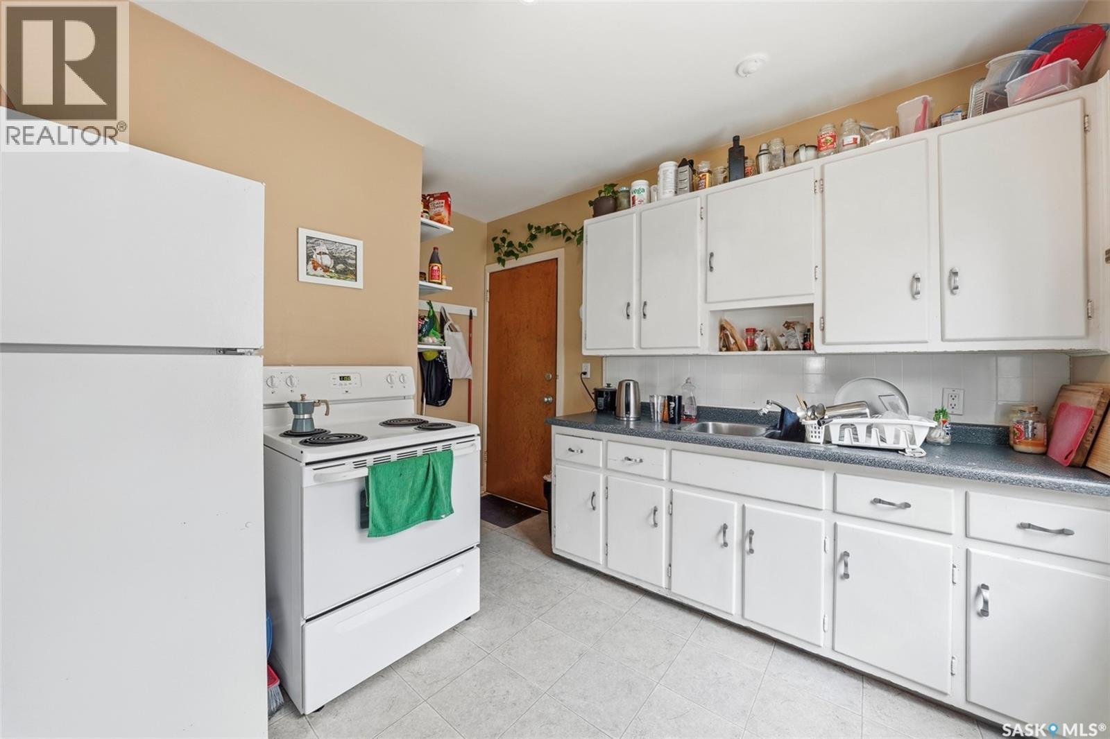 1117 15Th Street E, Saskatoon, SK - Indoor Photo Showing Kitchen