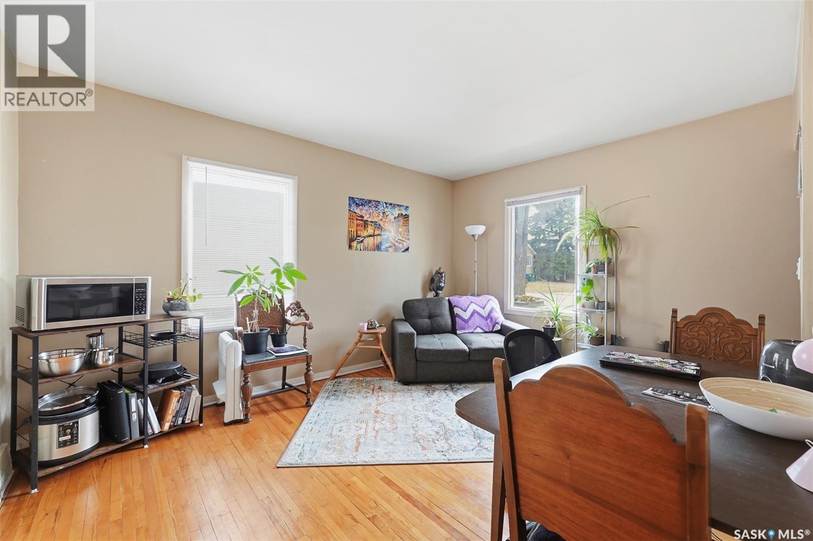 1117 15Th Street E, Saskatoon, SK - Indoor Photo Showing Living Room