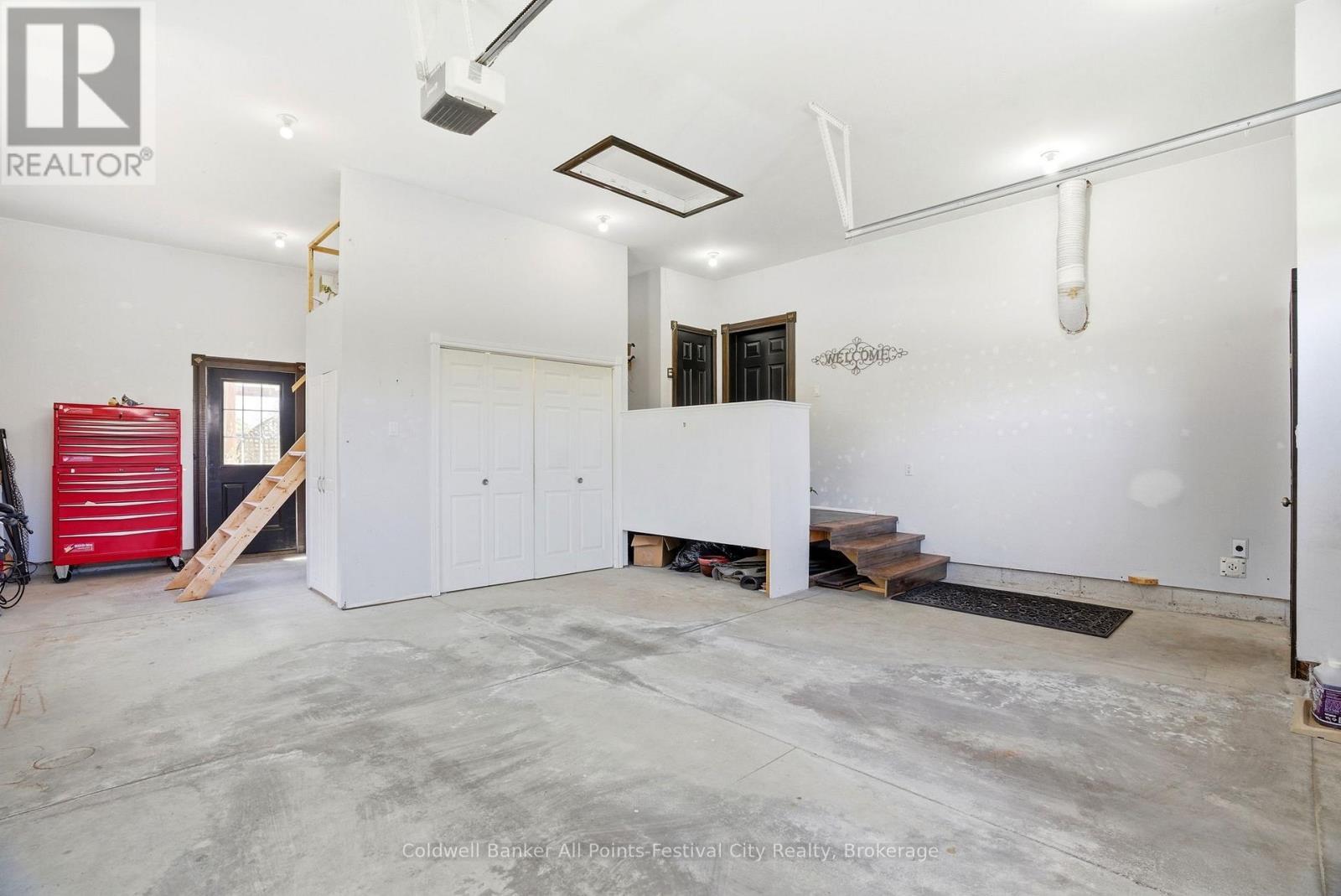 36603 Maitland Avenue, Goderich (Goderich (Town)), ON - Indoor Photo Showing Garage