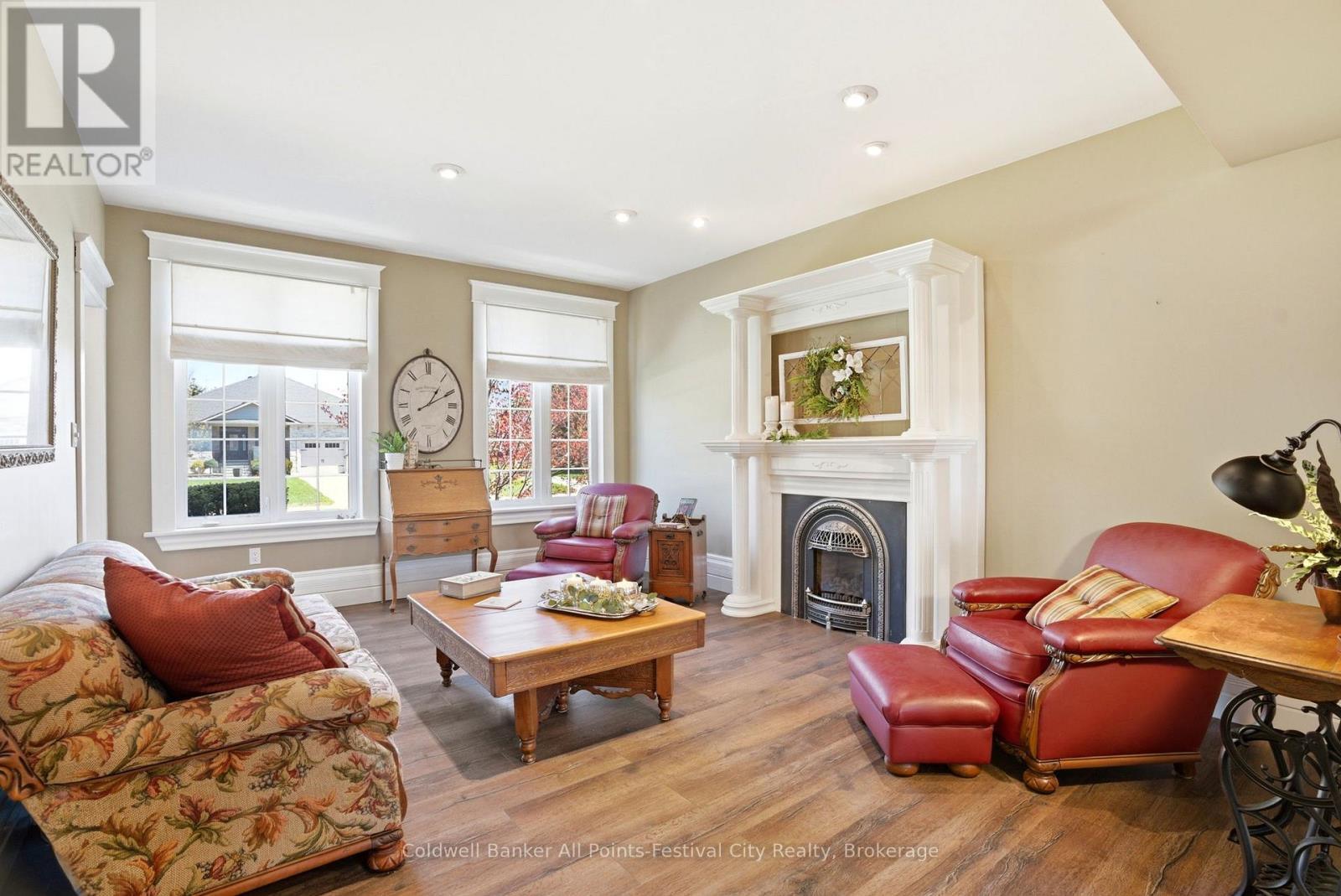 36603 Maitland Avenue, Goderich (Goderich (Town)), ON - Indoor Photo Showing Living Room With Fireplace