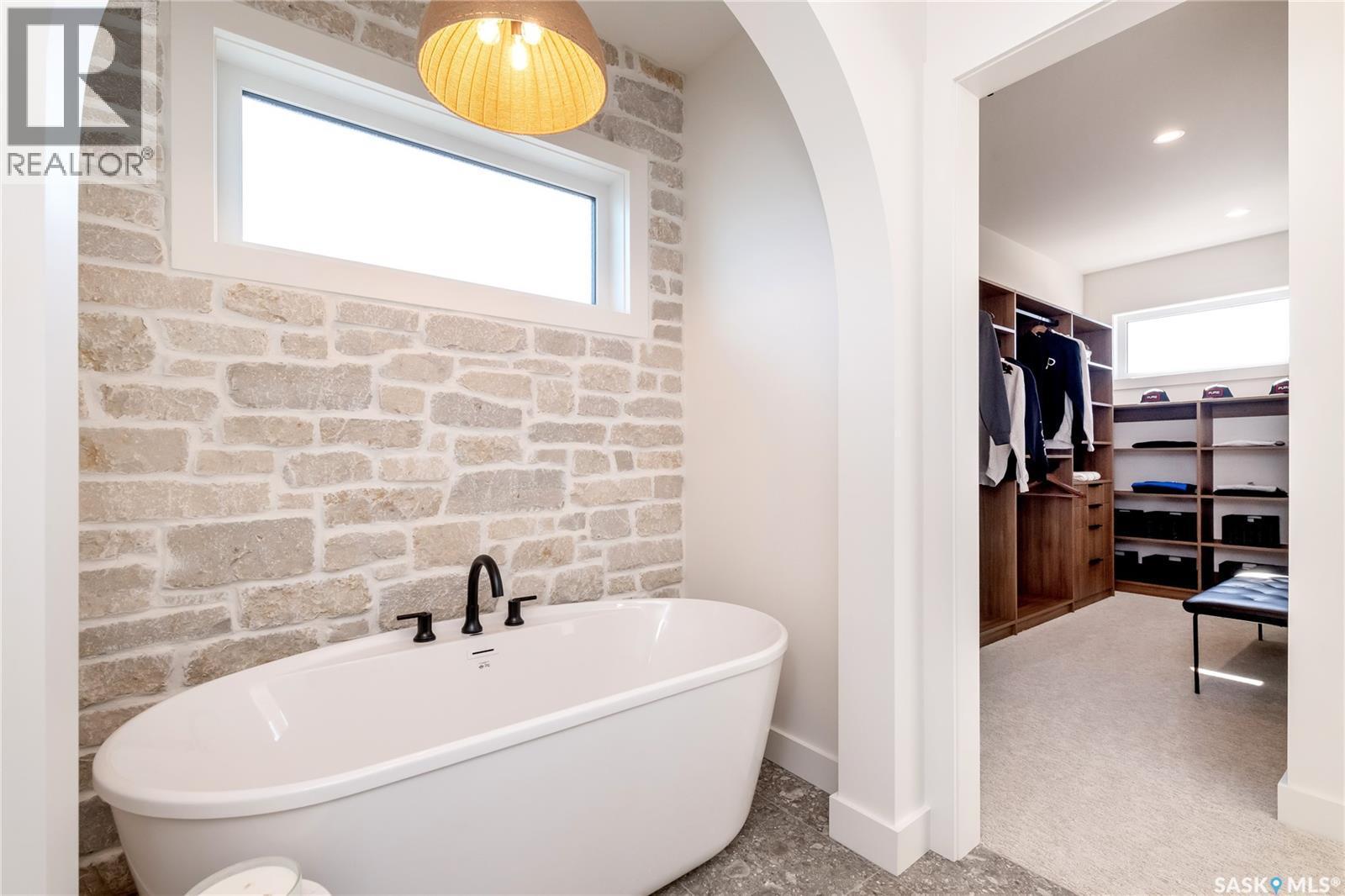 114 Cockcroft Manor, Saskatoon, SK - Indoor Photo Showing Bathroom