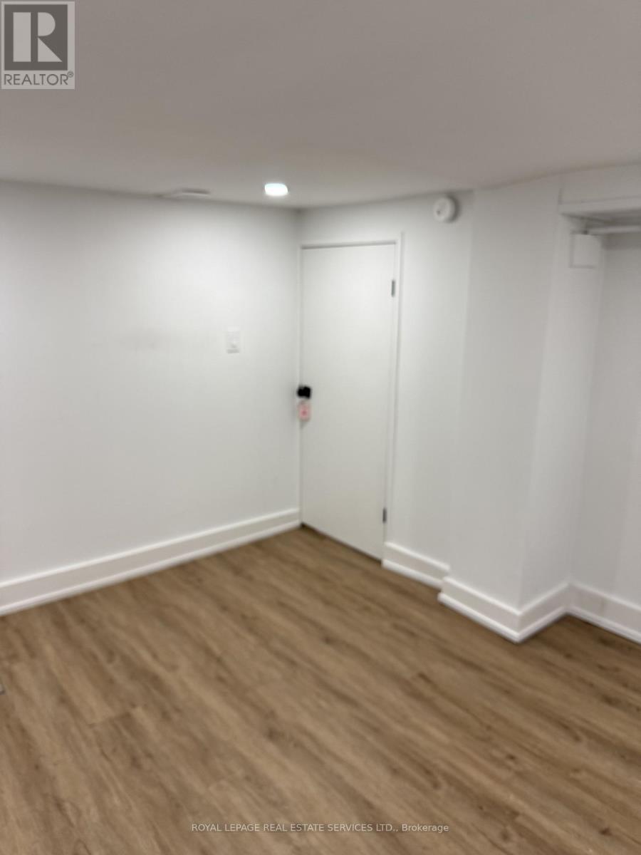 Lower - 38 North Oval, Hamilton, ON - Indoor Photo Showing Other Room