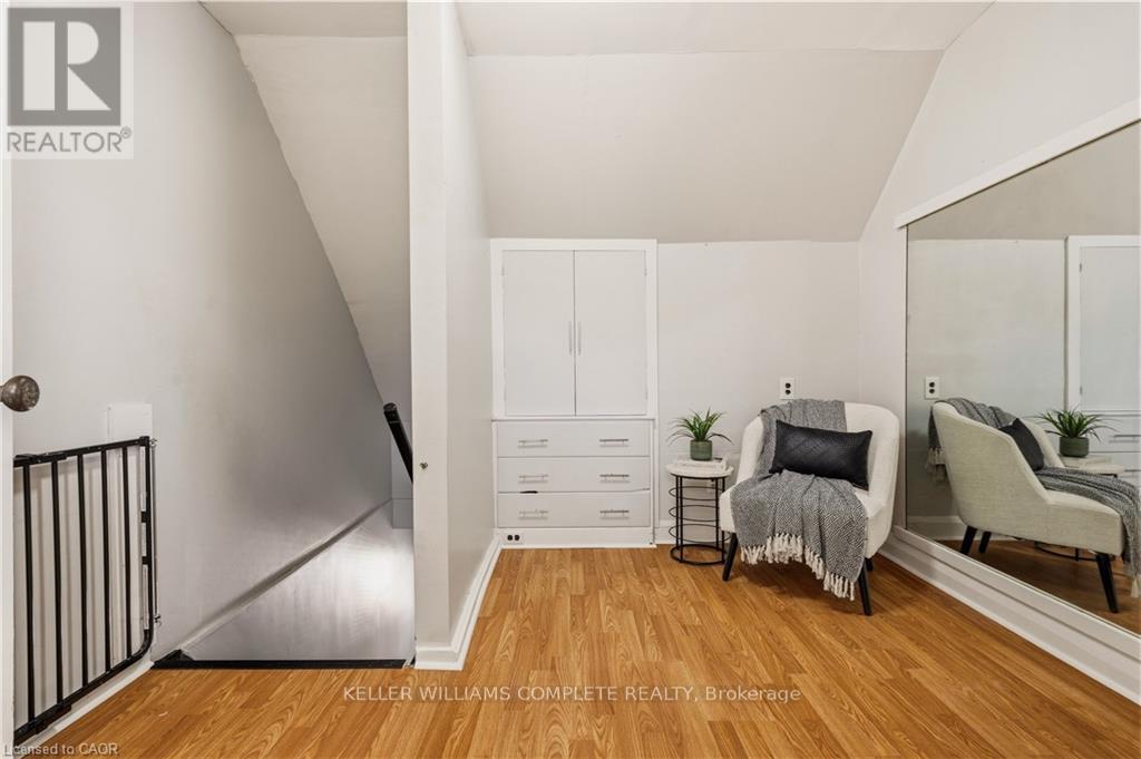 148 Huxley Avenue S, Hamilton, ON - Indoor Photo Showing Other Room