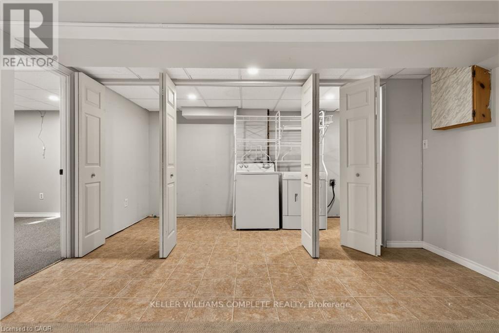 148 Huxley Avenue S, Hamilton, ON - Indoor