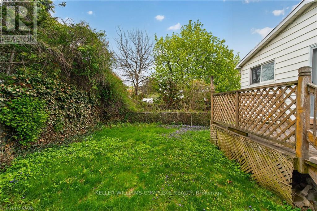 148 Huxley Avenue S, Hamilton, ON - Outdoor
