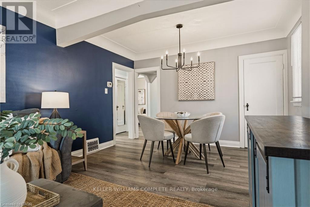 148 Huxley Avenue S, Hamilton, ON - Indoor Photo Showing Dining Room