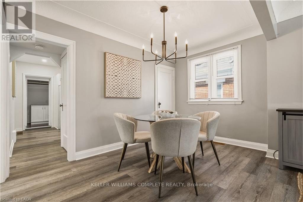 148 Huxley Avenue S, Hamilton, ON - Indoor Photo Showing Dining Room