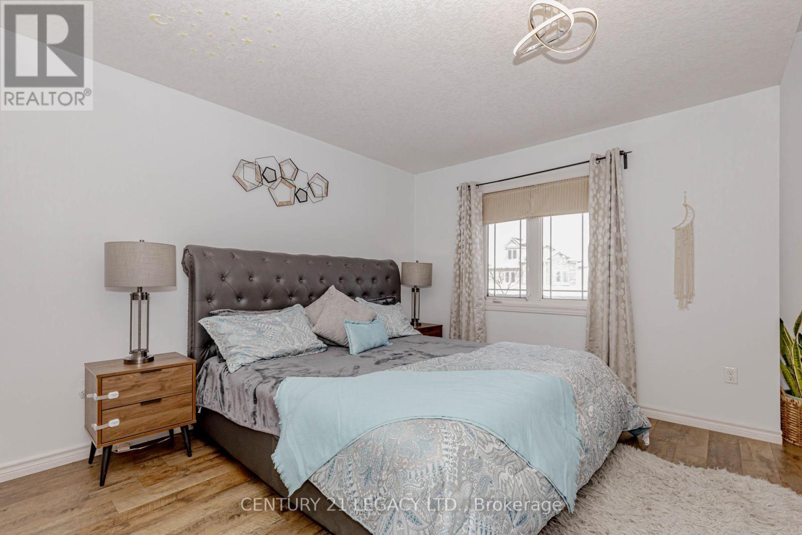 35 Oldfield Drive, Guelph, ON - Indoor Photo Showing Bedroom