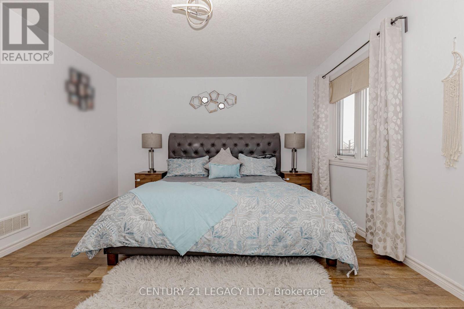 35 Oldfield Drive, Guelph, ON - Indoor Photo Showing Bedroom