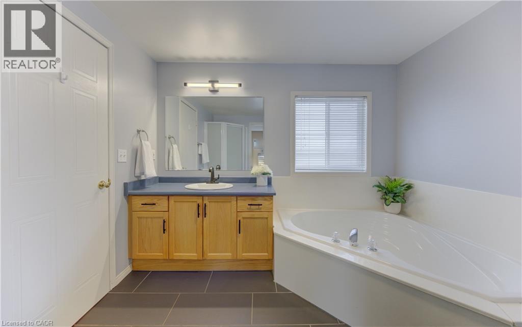 580 Canso Place, Waterloo, ON - Indoor Photo Showing Bathroom