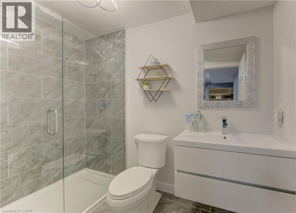 580 Canso Place, Waterloo, ON - Indoor Photo Showing Bathroom
