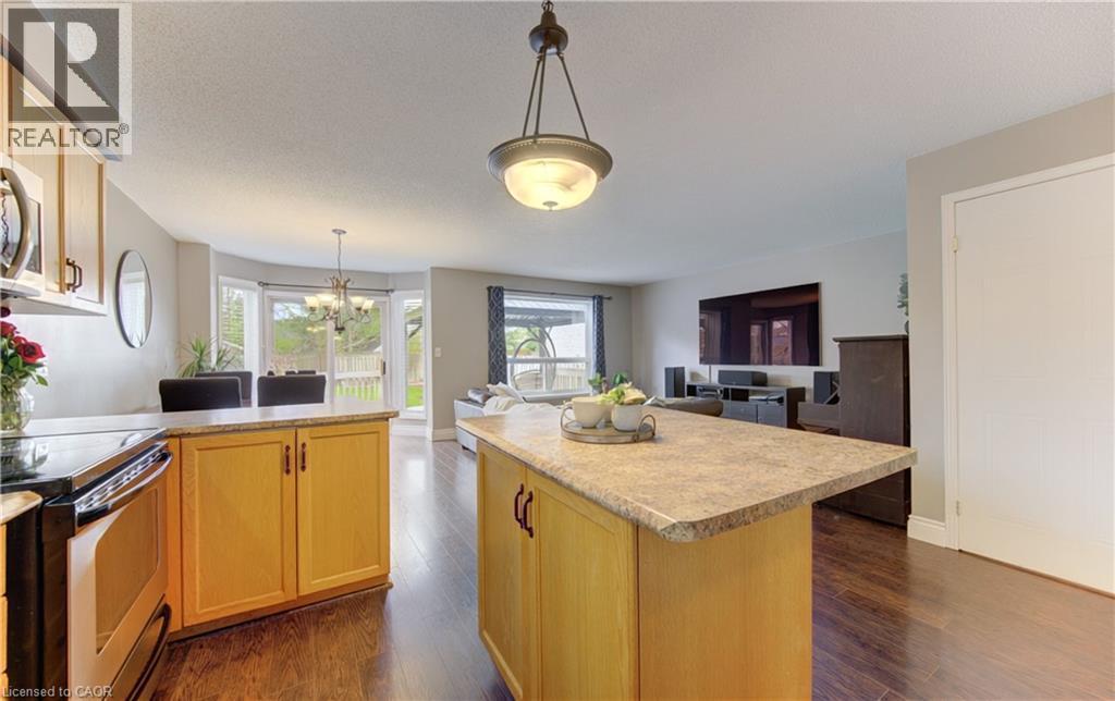 580 Canso Place, Waterloo, ON - Indoor Photo Showing Kitchen