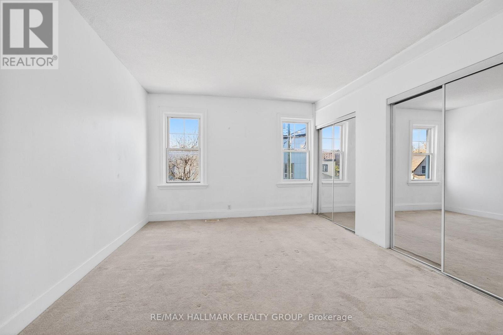 423 Arlington Avenue, Ottawa, ON - Indoor Photo Showing Other Room