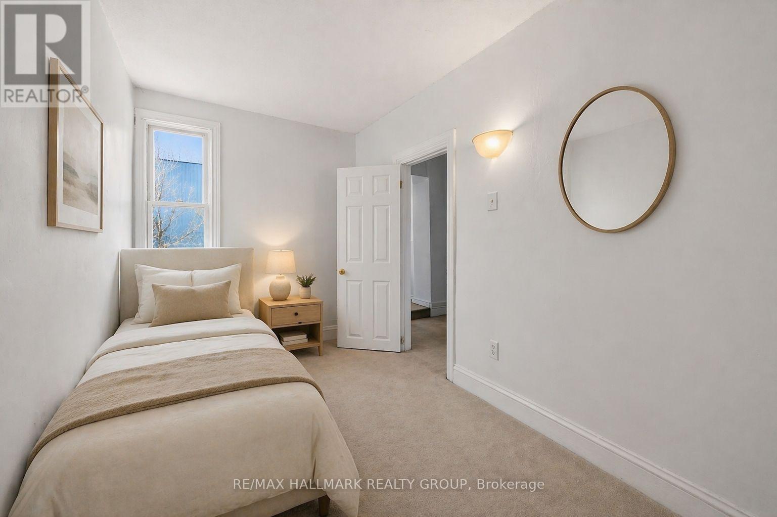 423 Arlington Avenue, Ottawa, ON - Indoor Photo Showing Bedroom